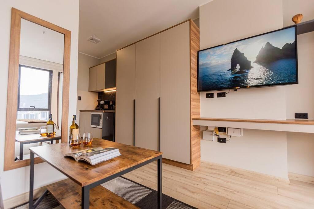 Xoe Designer Apartment